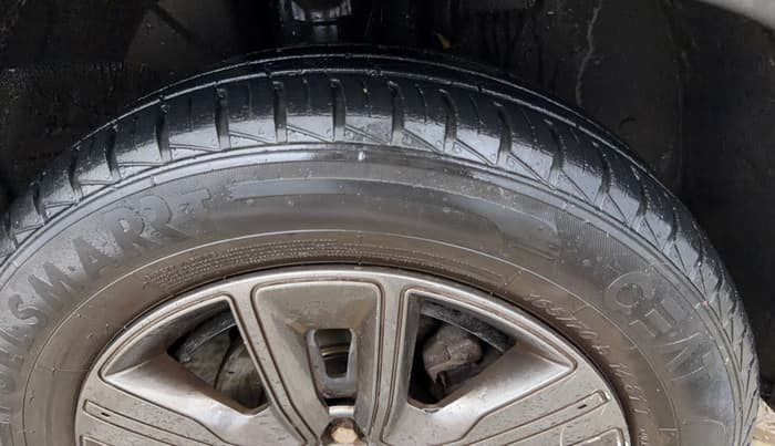 2020 Renault Kwid NEOTECH RXL 1.0 AMT, Petrol, Automatic, 76,971 km, Right Front Tyre Tread