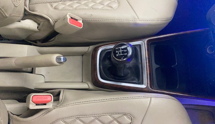 2018 Maruti Dzire VXI, Petrol, Manual, 21,516 km, Gear Lever