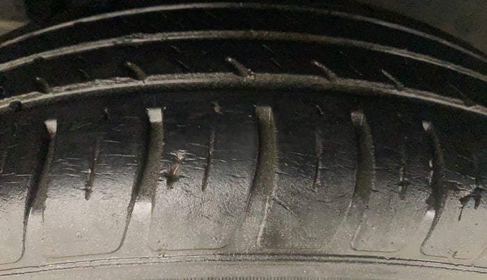 2018 Maruti Dzire VXI, Petrol, Manual, 21,516 km, Right Rear Tyre Tread