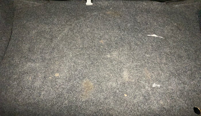 2015 Volkswagen Polo HIGHLINE1.5L, Diesel, Manual, 1,43,737 km, Boot Inside