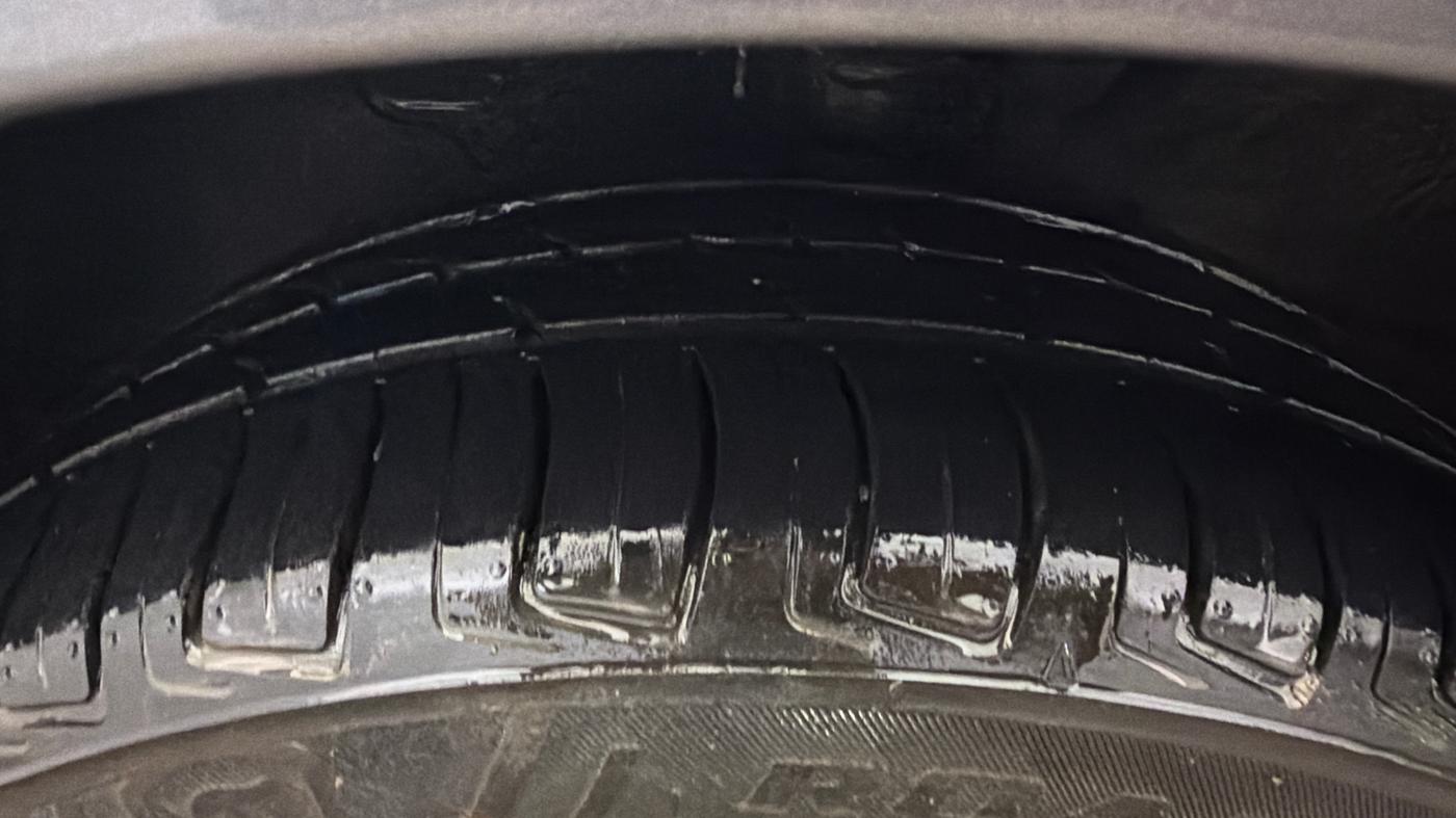 2017 Hyundai Verna 1.6 VTVT SX (O) AT, Petrol, Automatic, 36,476 km, Left Front Tyre Tread
