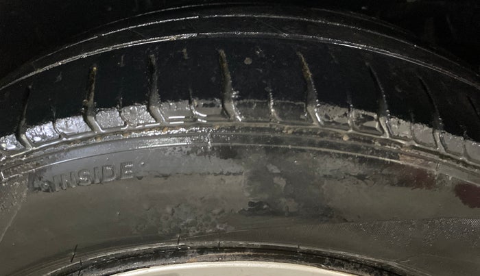 2015 Honda City 1.5L I-VTEC SV, Petrol, Manual, 1,19,821 km, Right Front Tyre Tread