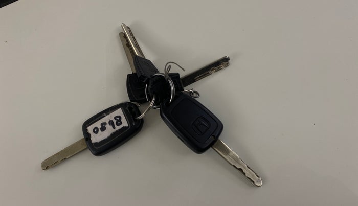 2015 Honda City 1.5L I-VTEC SV, Petrol, Manual, 1,19,821 km, Key Close Up