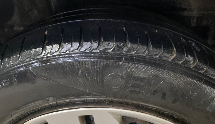 2015 Honda City 1.5L I-VTEC SV, Petrol, Manual, 1,19,821 km, Right Rear Tyre Tread