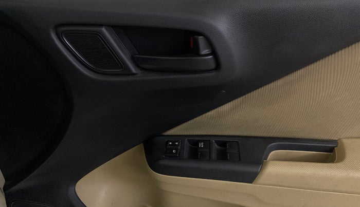 2015 Honda City 1.5L I-VTEC SV, Petrol, Manual, 1,19,821 km, Driver Side Door Panels Control