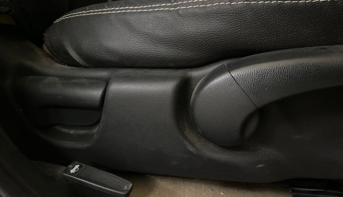 2015 Honda City 1.5L I-VTEC SV, Petrol, Manual, 1,19,821 km, Driver Side Adjustment Panel