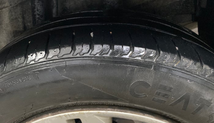 2015 Honda City 1.5L I-VTEC SV, Petrol, Manual, 1,19,821 km, Left Rear Tyre Tread
