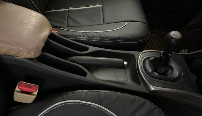 2015 Honda City 1.5L I-VTEC SV, Petrol, Manual, 1,19,821 km, Gear Lever