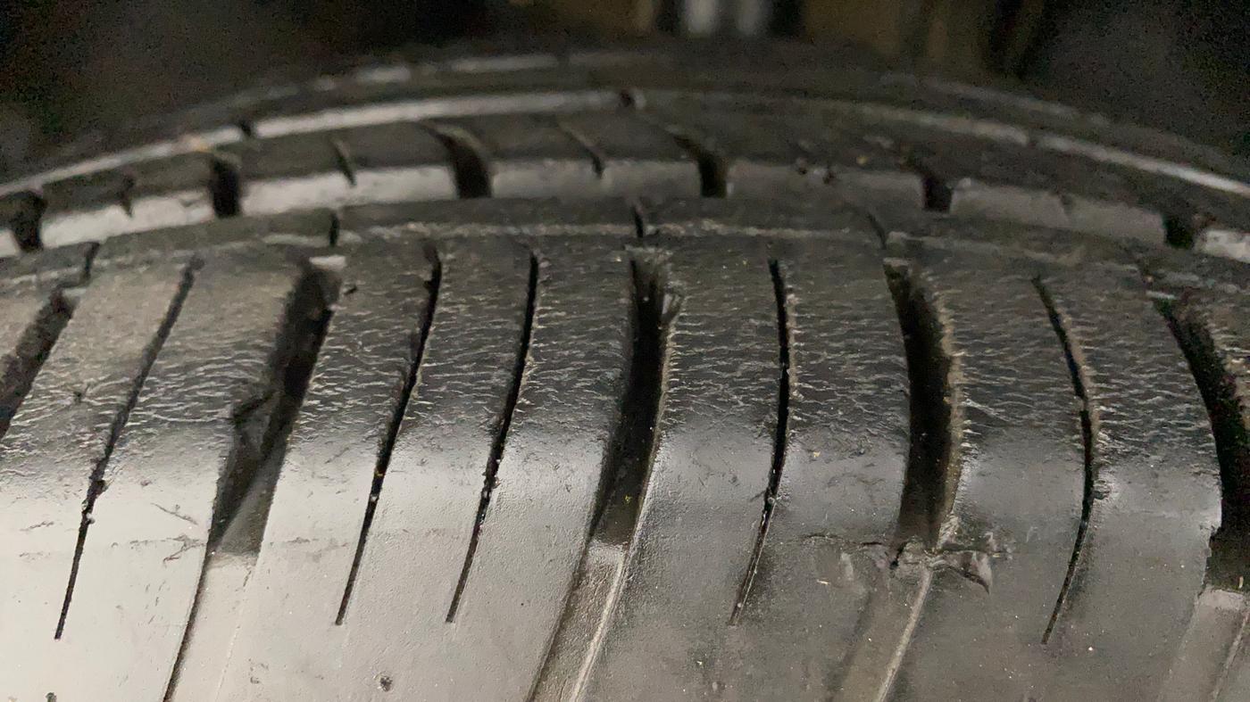 2021 Tata Harrier XZA PLUS 2.0L, Diesel, Automatic, 24,611 km, Left Front Tyre Tread