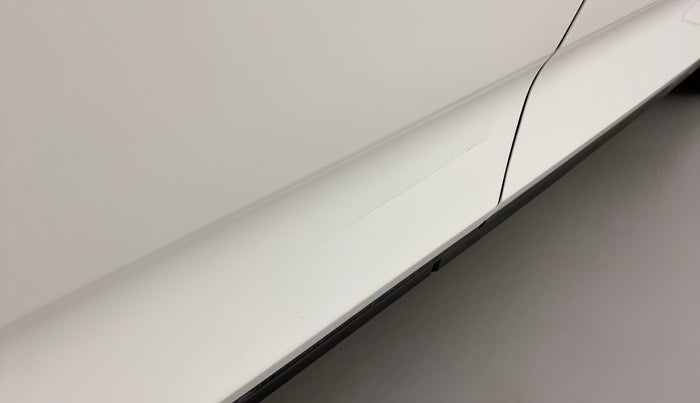 2021 Tata Harrier XZA PLUS 2.0L, Diesel, Automatic, 24,611 km, Right rear door - Slightly dented