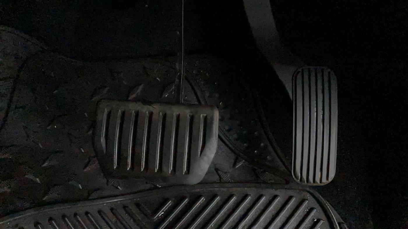 2021 Tata Harrier XZA PLUS 2.0L, Diesel, Automatic, 24,611 km, Pedals
