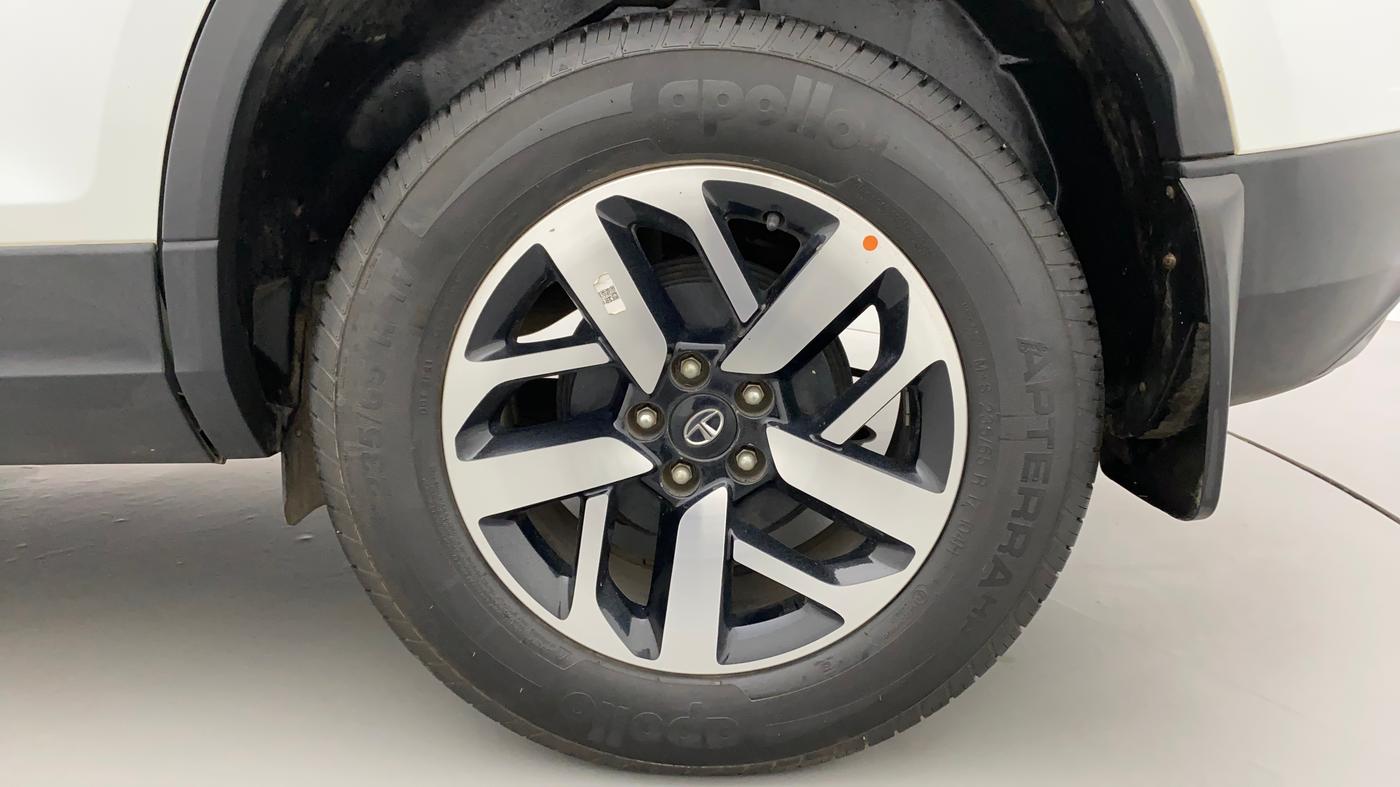 2021 Tata Harrier XZA PLUS 2.0L, Diesel, Automatic, 24,611 km, Left Rear Wheel
