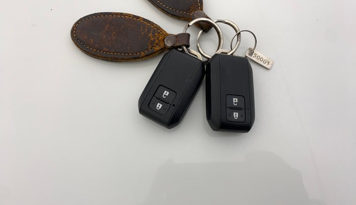 2020 Toyota Glanza G, Petrol, Manual, 52,706 km, Key Close Up