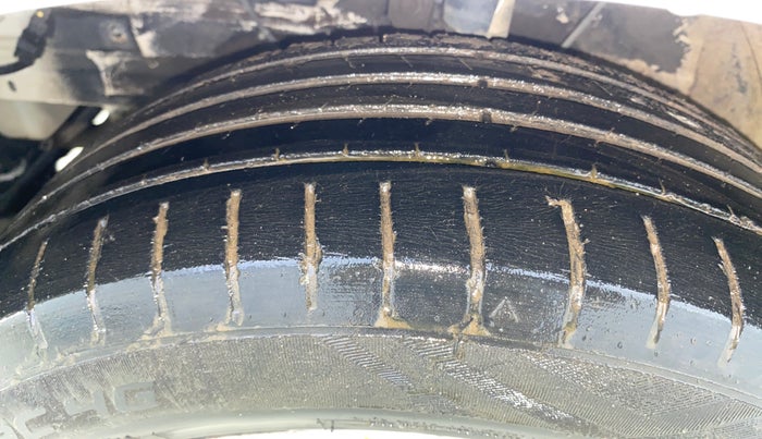 2020 Toyota Glanza G, Petrol, Manual, 52,706 km, Left Front Tyre Tread