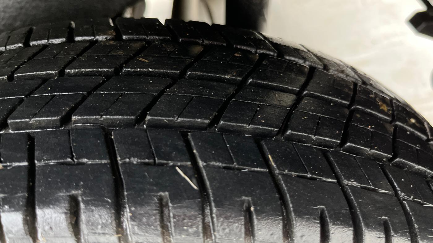 2014 Maruti Wagon R 1.0 VXI, Petrol, Manual, 19,005 km, Left Rear Tyre Tread