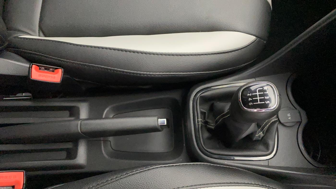 2020 Skoda Rapid 1.0 AMBITION TSI MT, Petrol, Manual, 25,721 km, Gear Lever