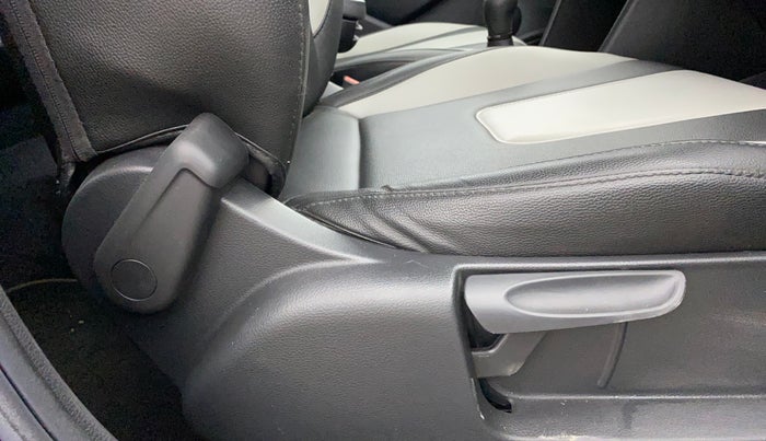 2020 Skoda Rapid 1.0 AMBITION TSI MT, Petrol, Manual, 24,615 km, Driver Side Adjustment Panel