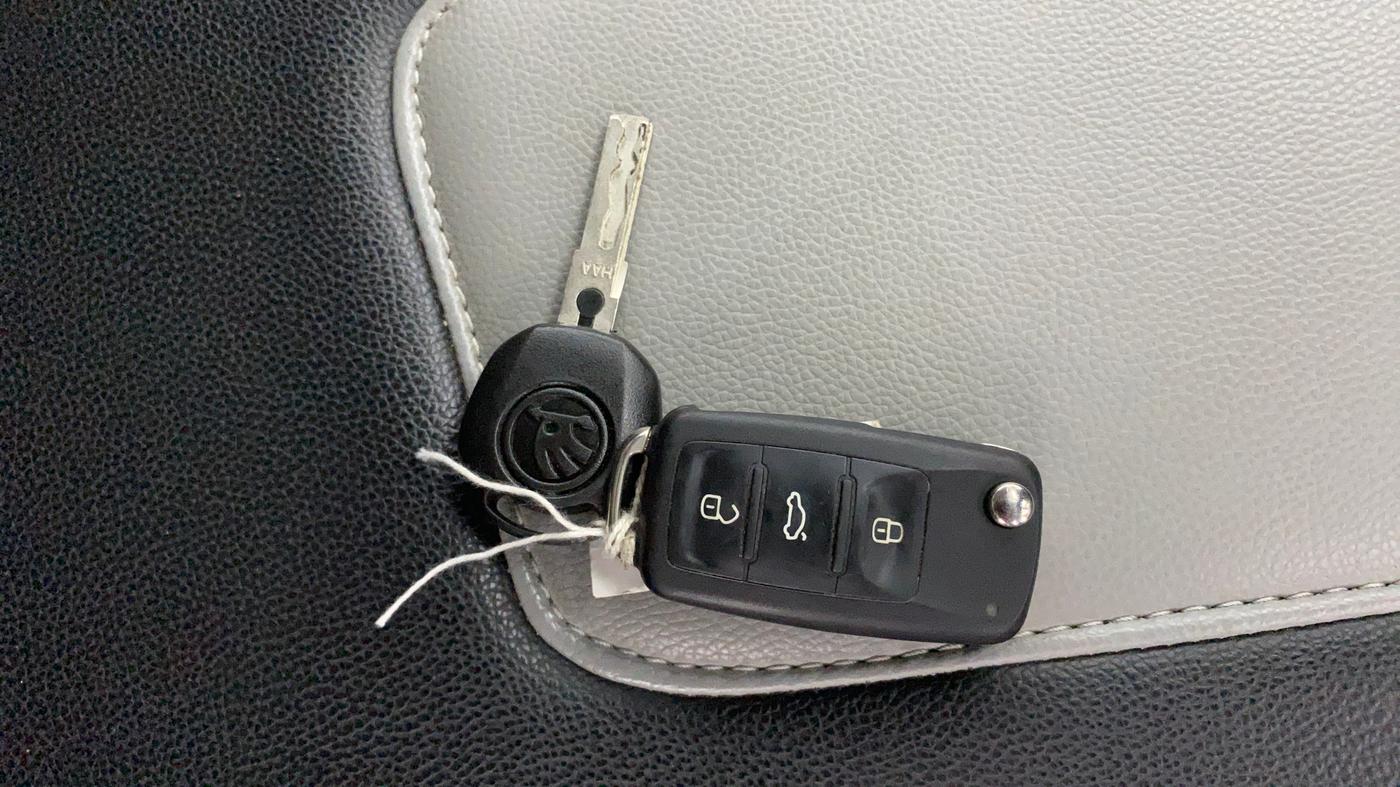 2020 Skoda Rapid 1.0 AMBITION TSI MT, Petrol, Manual, 25,721 km, Key Close Up