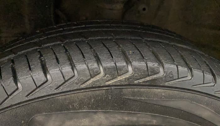 2021 Maruti New Wagon-R LXI CNG (O) 1.0, CNG, Manual, 26,346 km, Left Front Tyre Tread