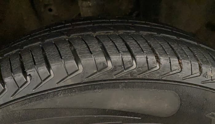 2021 Maruti New Wagon-R LXI CNG (O) 1.0, CNG, Manual, 26,346 km, Right Front Tyre Tread