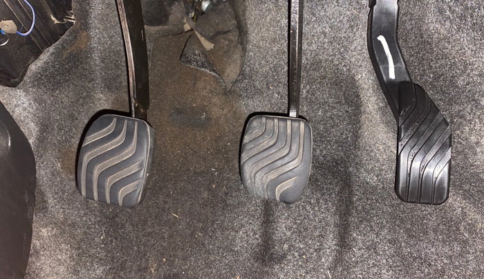 2017 Datsun Redi Go T (O), Petrol, Manual, 77,322 km, Pedals