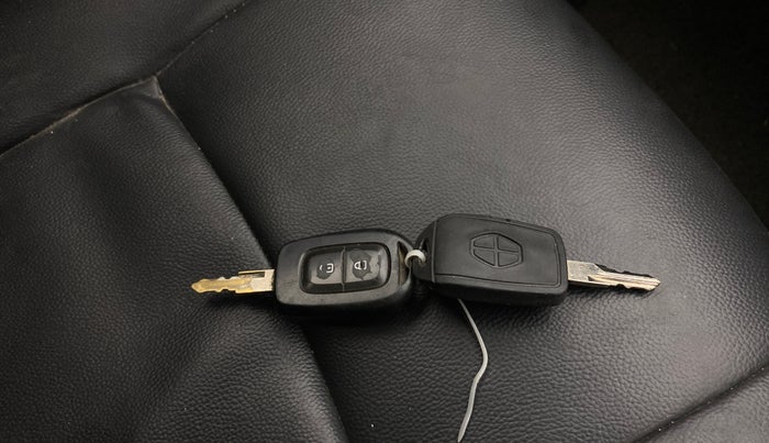 2017 Datsun Redi Go T (O), Petrol, Manual, 77,322 km, Key Close Up