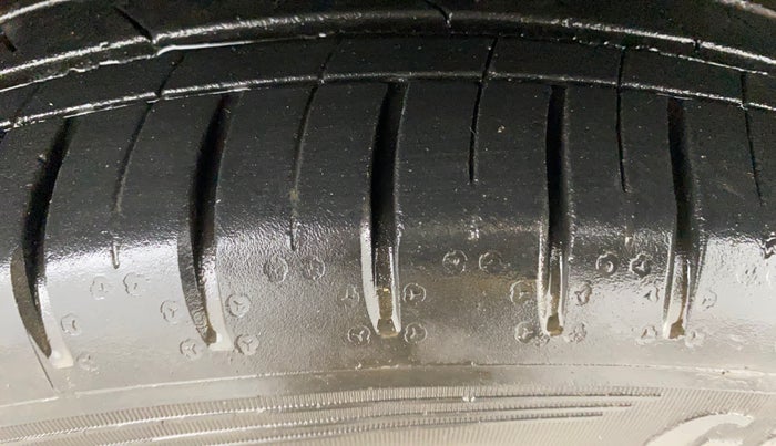 2022 MG HECTOR SHARP HYBRID 1.5 PETROL, Petrol, Manual, 18,701 km, Right Front Tyre Tread