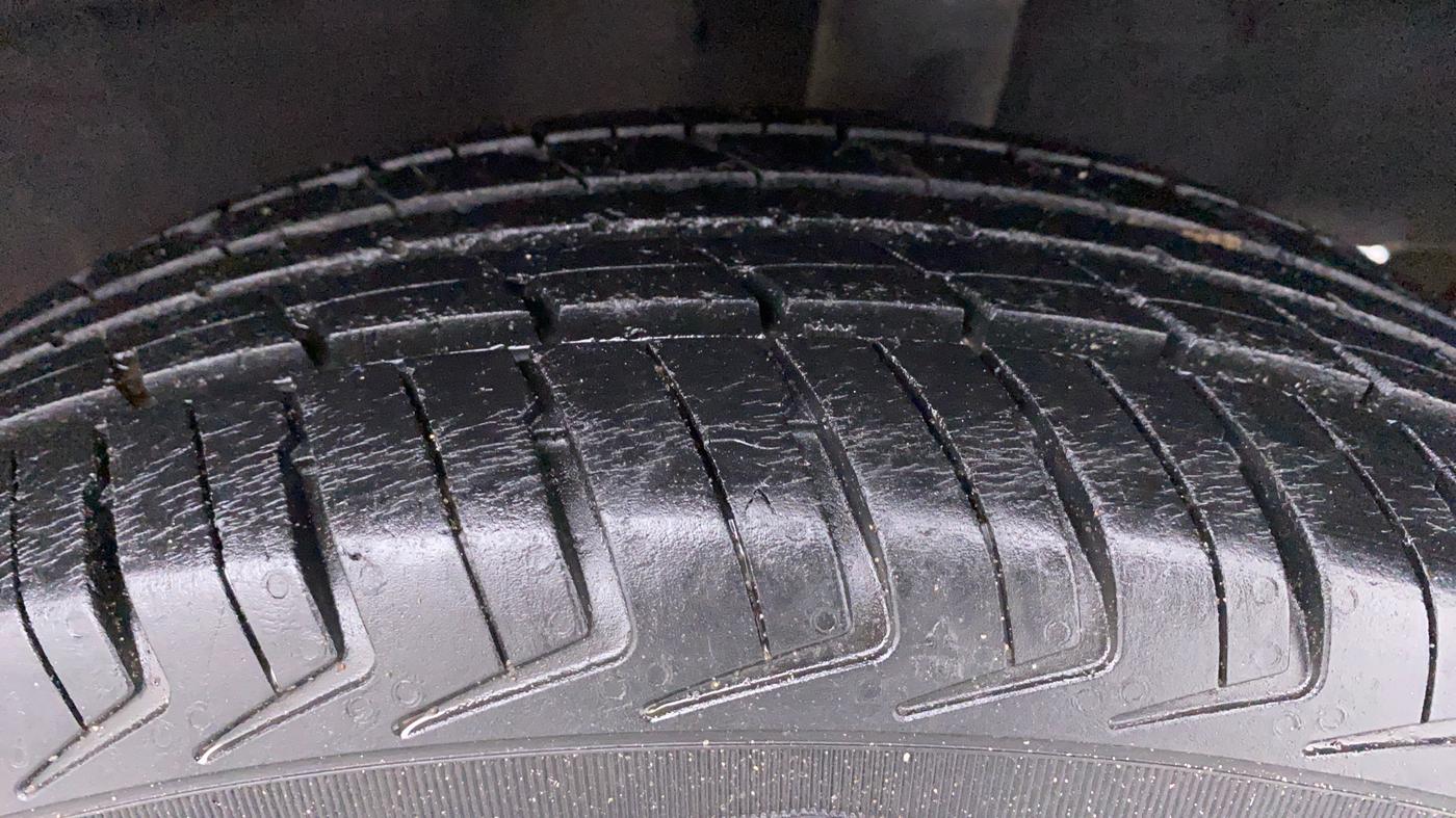 2018 Renault Kwid RXL, Petrol, Manual, 39,111 km, Left Rear Tyre Tread