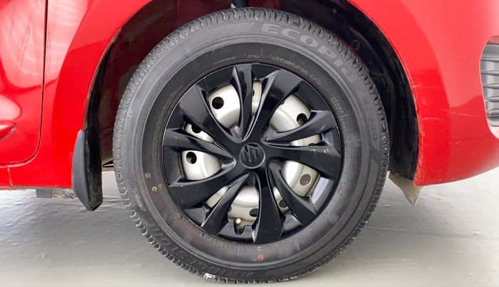 2020 Maruti Swift LXI D, Petrol, Manual, 18,189 km, Right Front Wheel