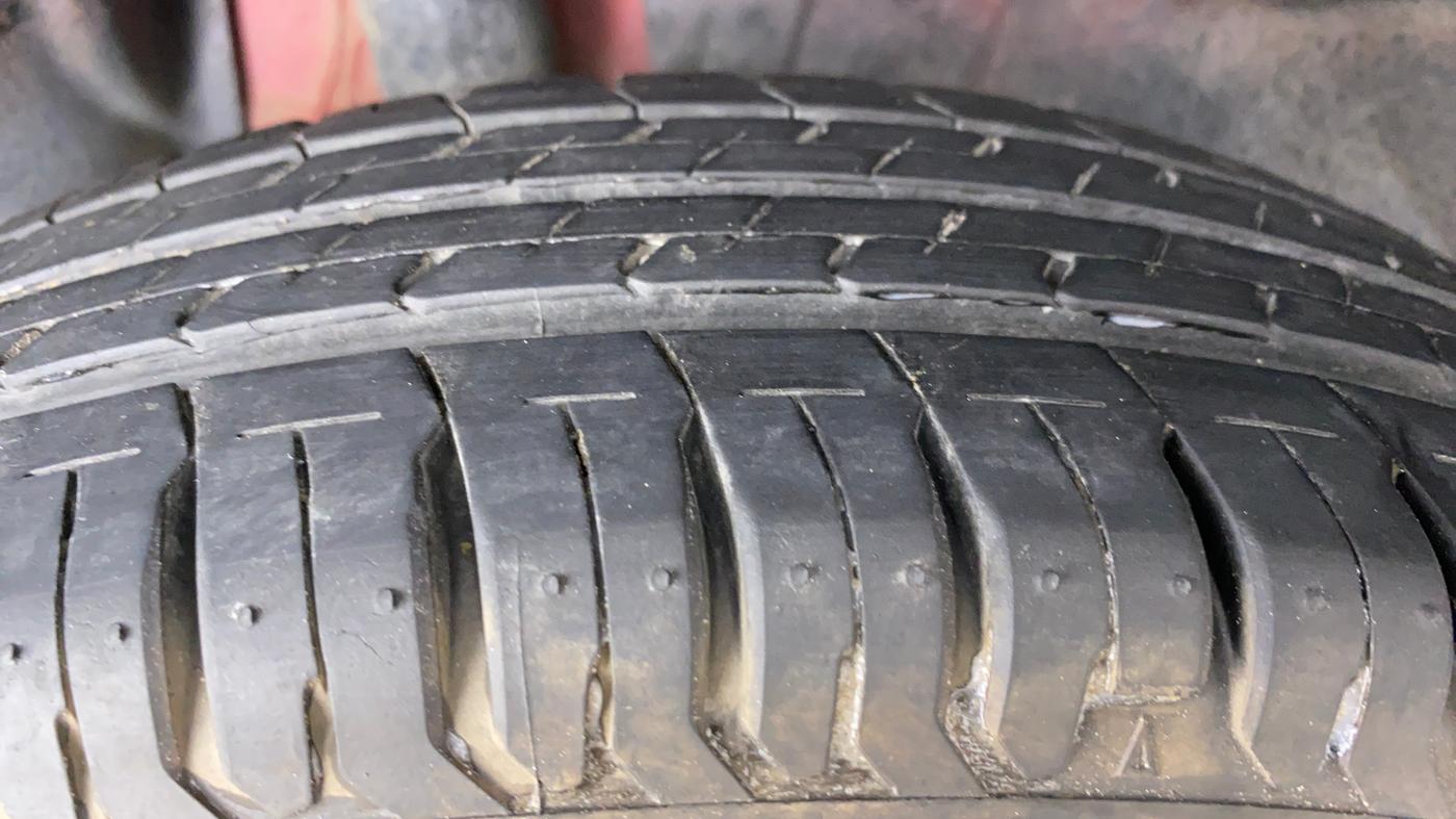 2020 Maruti Swift LXI D, Petrol, Manual, 18,189 km, Right Rear Tyre Tread