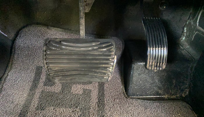 2022 Mahindra Thar LX PETROL HT 4WD AT, Petrol, Automatic, 34,063 km, Pedals