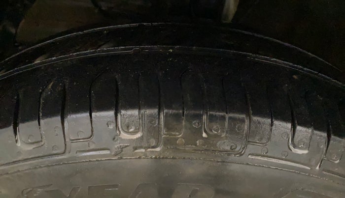2018 Maruti Swift VXI, Petrol, Manual, 58,526 km, Left Front Tyre Tread