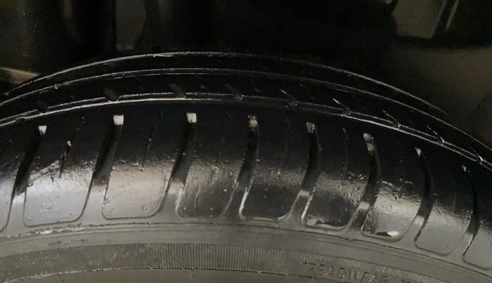 2018 Maruti Swift VXI, Petrol, Manual, 58,526 km, Right Rear Tyre Tread
