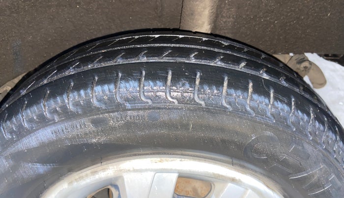 2019 Renault Kwid RXT 0.8 (O), Petrol, Manual, 39,628 km, Left Rear Tyre Tread