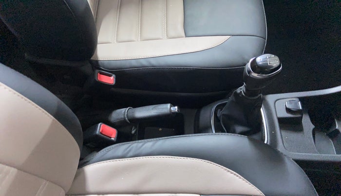 2019 Renault Kwid RXT 0.8 (O), Petrol, Manual, 39,628 km, Gear Lever