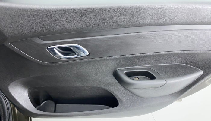 2018 Renault Kwid RXT 1.0 EASY-R AT OPTION, CNG, Automatic, 25,938 km, Driver Side Door Panels Control