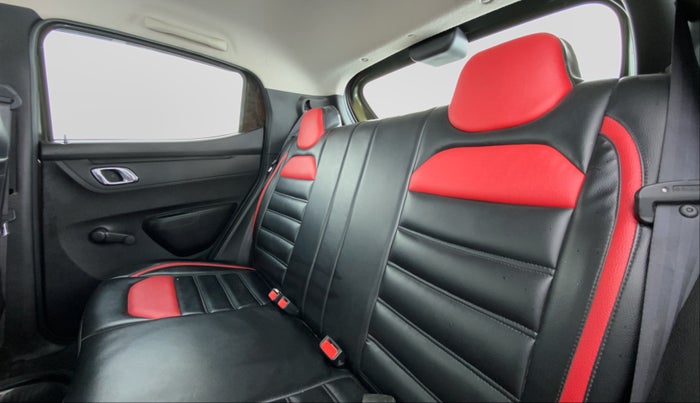 2018 Renault Kwid RXT 1.0 EASY-R AT OPTION, CNG, Automatic, 25,938 km, Right Side Rear Door Cabin