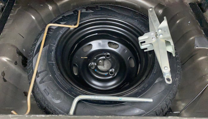 2018 Renault Kwid RXT 1.0 EASY-R AT OPTION, CNG, Automatic, 25,938 km, Spare Tyre