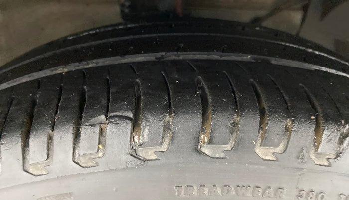 2017 Maruti Ciaz ZETA DIESEL 1.3, Diesel, Manual, 81,647 km, Right Front Tyre Tread