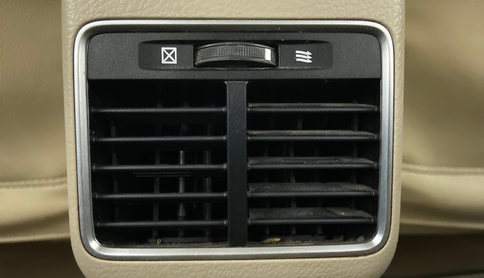 2017 Maruti Ciaz ZETA DIESEL 1.3, Diesel, Manual, 81,647 km, Rear AC Vents