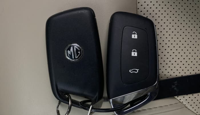 2022 MG HECTOR SHARP 1.5 PETROL CVT, Petrol, Automatic, 56,667 km, Key Close Up
