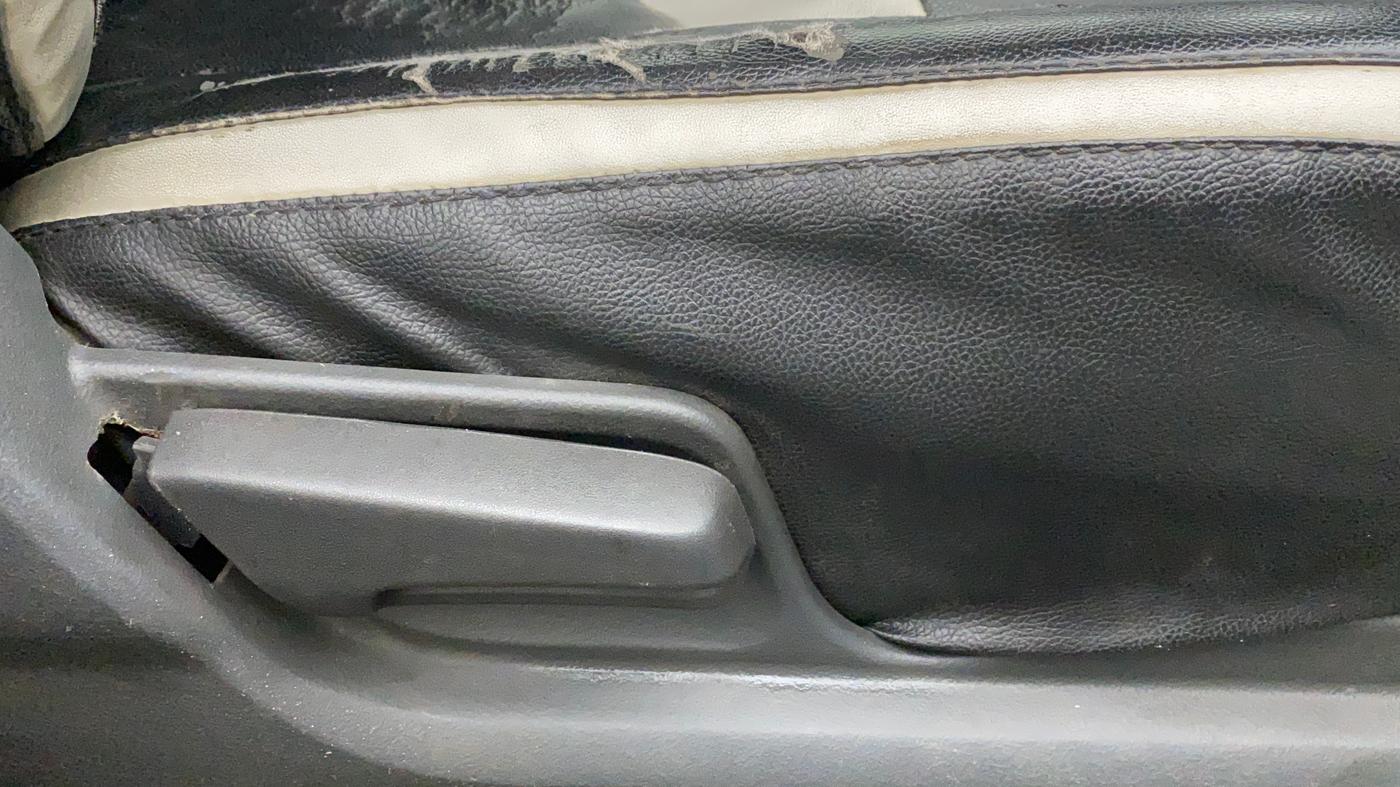 2011 Maruti Swift VDI, Diesel, Manual, 83,508 km, Driver Side Adjustment Panel