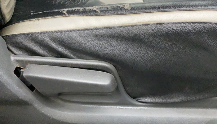 2011 Maruti Swift VDI, Diesel, Manual, 83,508 km, Driver Side Adjustment Panel