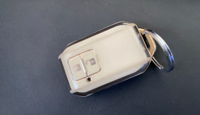 2021 Maruti Baleno ZETA CVT PETROL 1.2, Petrol, Automatic, 95,659 km, Key Close Up