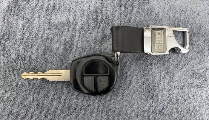 2013 Maruti Swift VXI D, Petrol, Manual, 36,750 km, Key Close Up