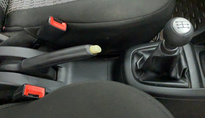 2013 Maruti Swift VXI D, Petrol, Manual, 36,750 km, Gear Lever