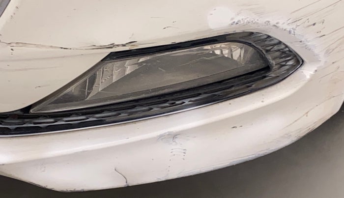 2016 Hyundai Elite i20 ASTA 1.2 (O), Petrol, Manual, 40,143 km, Left fog light - Not fixed properly