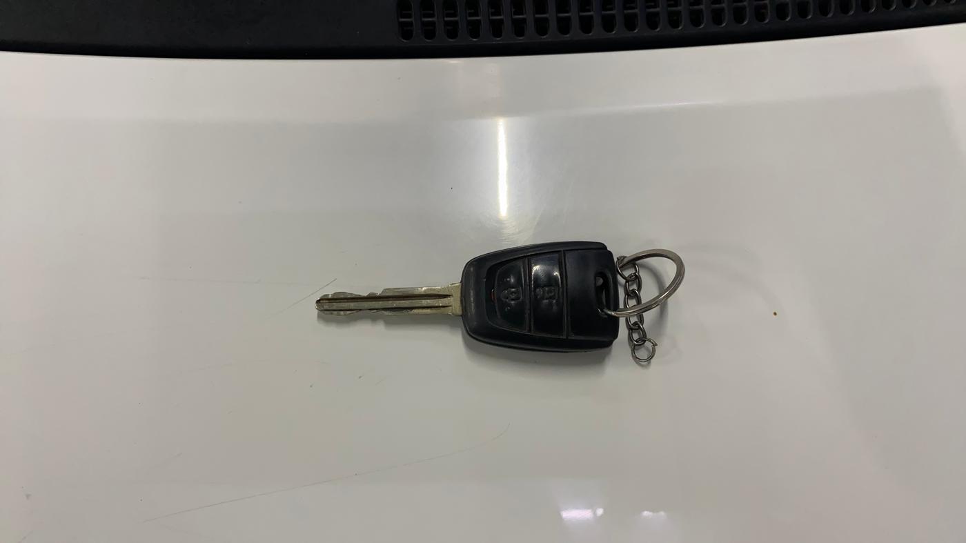 2017 Hyundai Grand i10 SPORTZ 1.2 KAPPA VTVT, Petrol, Manual, 17,970 km, Key Close Up