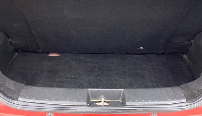 2017 Mahindra KUV 100 NXT K8 D 6 STR, Diesel, Manual, 97,352 km, Boot Inside