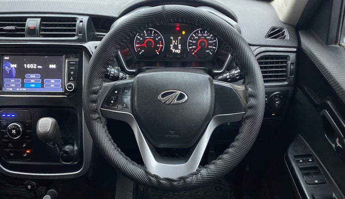 2017 Mahindra KUV 100 NXT K8 D 6 STR, Diesel, Manual, 97,352 km, Steering Wheel Close Up